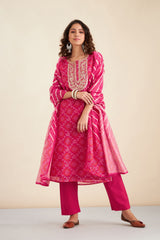 Glooming Pink Bandhani Printed Chanderi Suit Set (with Pants and Dupatta)