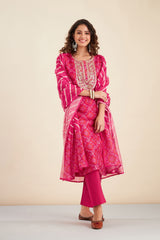 Glooming Pink Bandhani Printed Chanderi Suit Set (with Pants and Dupatta)