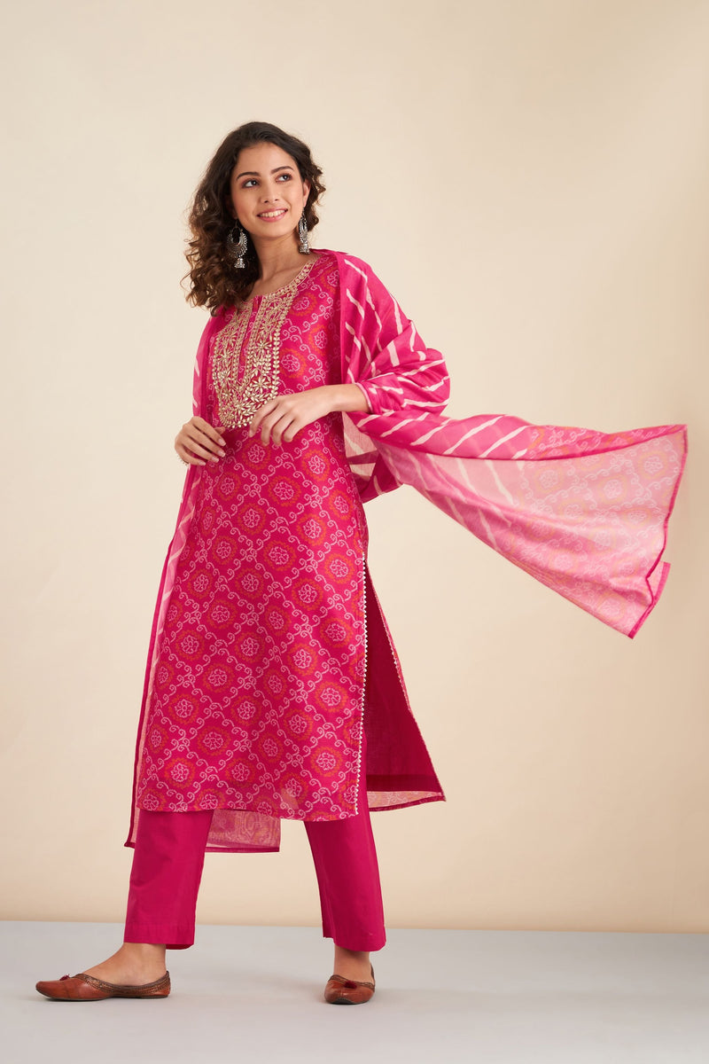 Glooming Pink Bandhani Printed Chanderi Suit Set (with Pants and Dupatta)