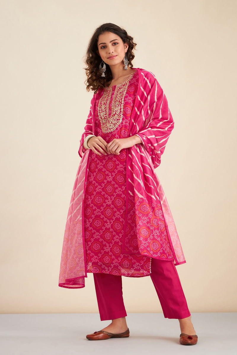 Glooming Pink Bandhani Printed Chanderi Suit Set (with Pants and Dupatta)