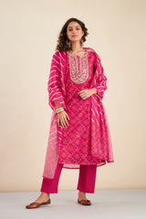 Glooming Pink Bandhani Printed Chanderi Suit Set (with Pants and Dupatta)