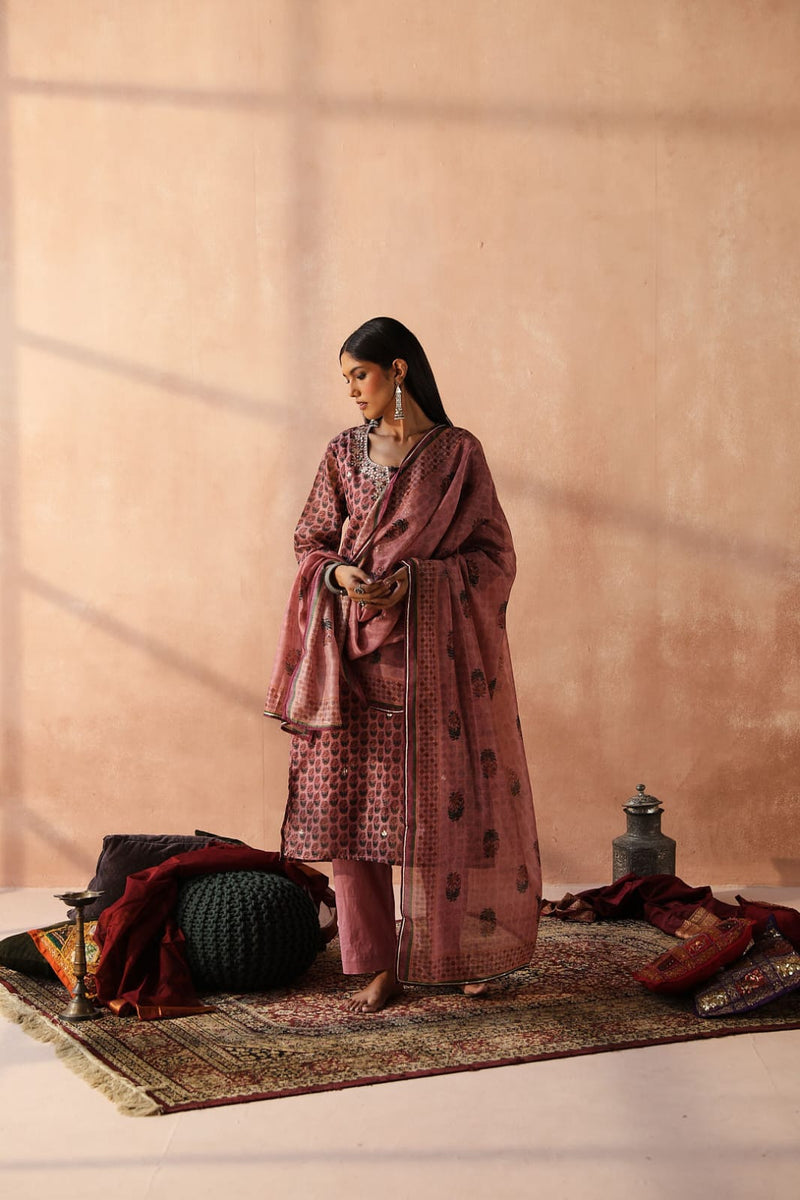 Onion Pink Chanderi Kurta set (With Pant & Dupatta)