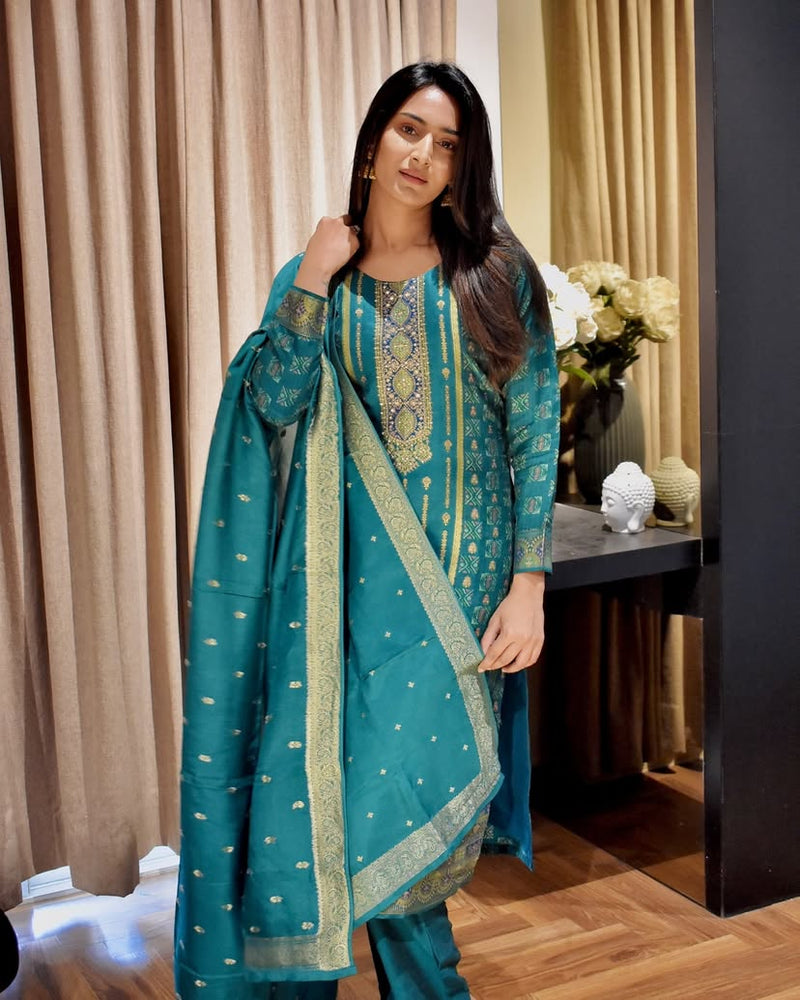 Green Dola Jacquard Straight Fit Suit Set (With Pants and Dupatta)