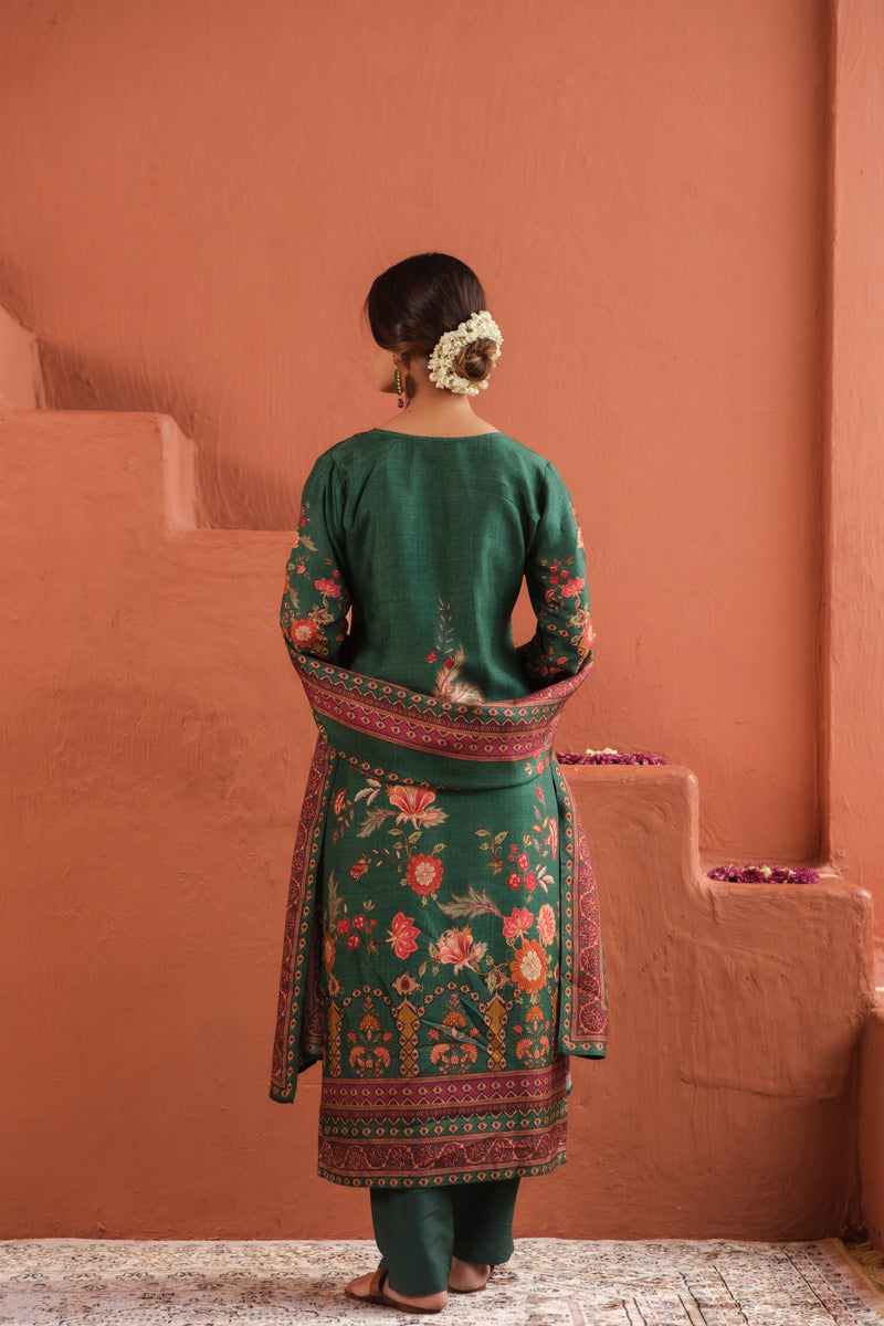 Green Dola Jacquard Straight Fit Suit Set (With Pants and Dupatta)