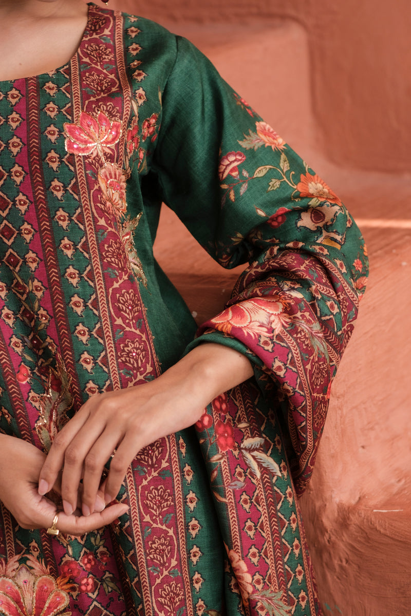 Green Dola Jacquard Straight Fit Suit Set (With Pants and Dupatta)