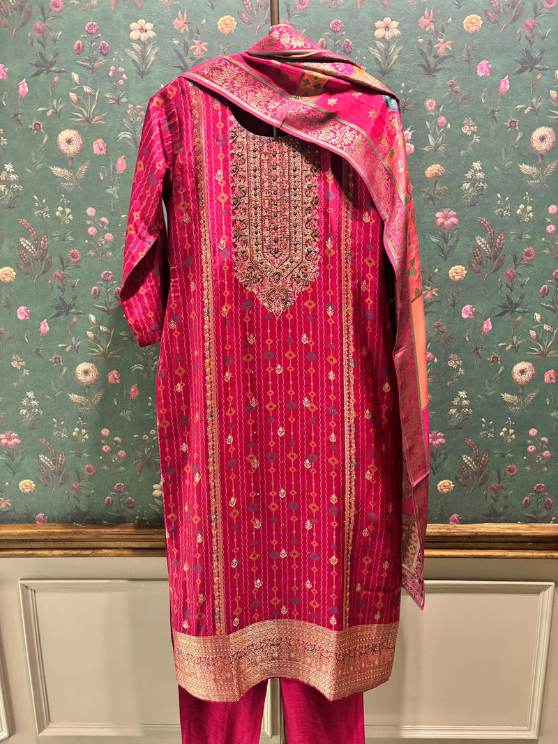 Pink Dola Jacquard Straight Fit Suit Set (With Pants and Dupatta)