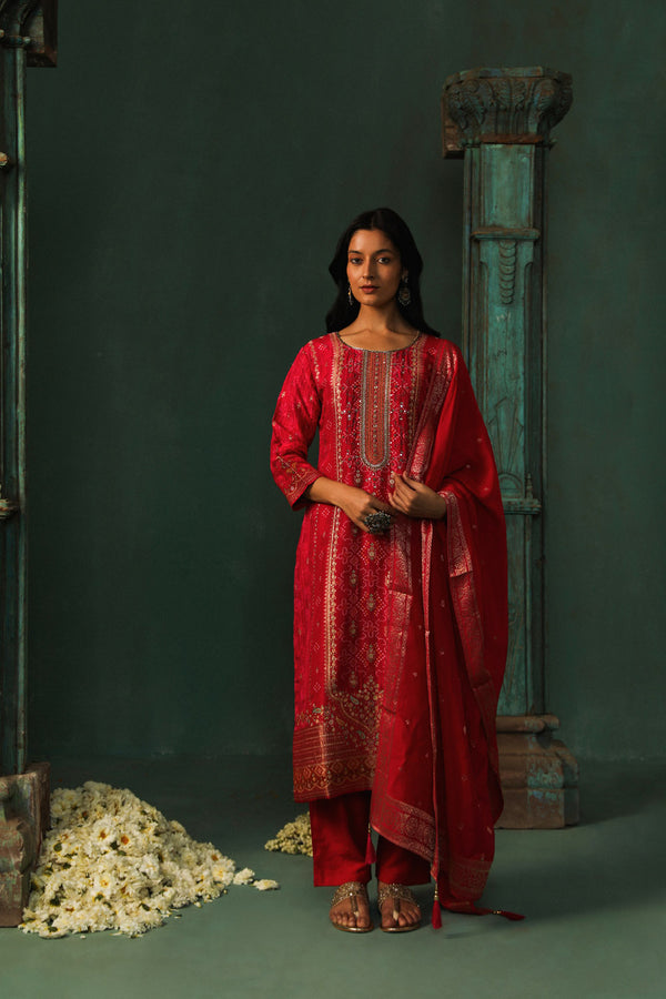 Pink Dola Jacquard Straight Fit Suit Set (With Pants and Dupatta)