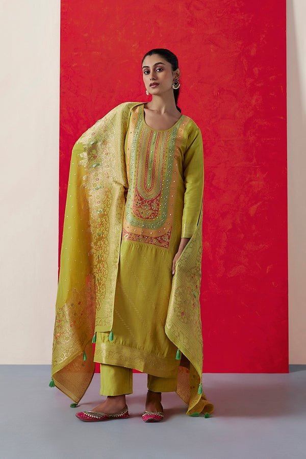 Mustrad Dola Jacquard Straight Fit Suit Set (With Pants and Dupatta)