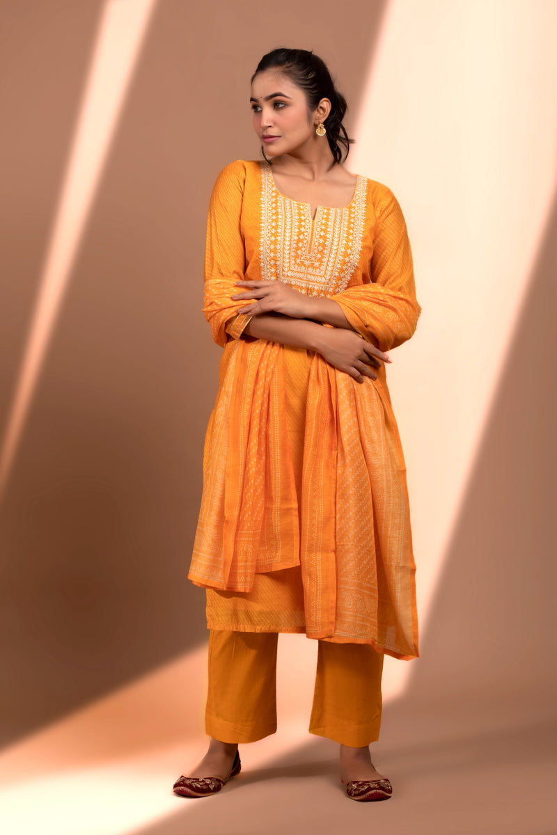 Mustrad Straight fit Chanderi Kurta set (with Pant and Dupatta)