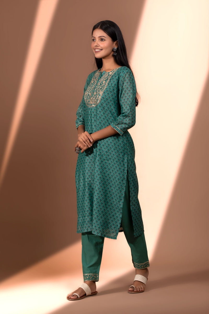 Green Straight fit Chanderi Kurta set (with Pant and Dupatta)