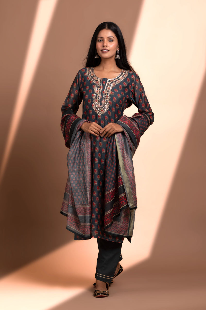 Hand Block Printed Grey  Chanderi kurta set (with Pants and Dupatta)