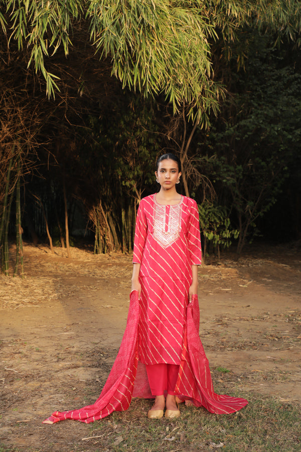 Blushing Pink Leheriya  Chanderi Suit Set (with Pants and Dupatta)