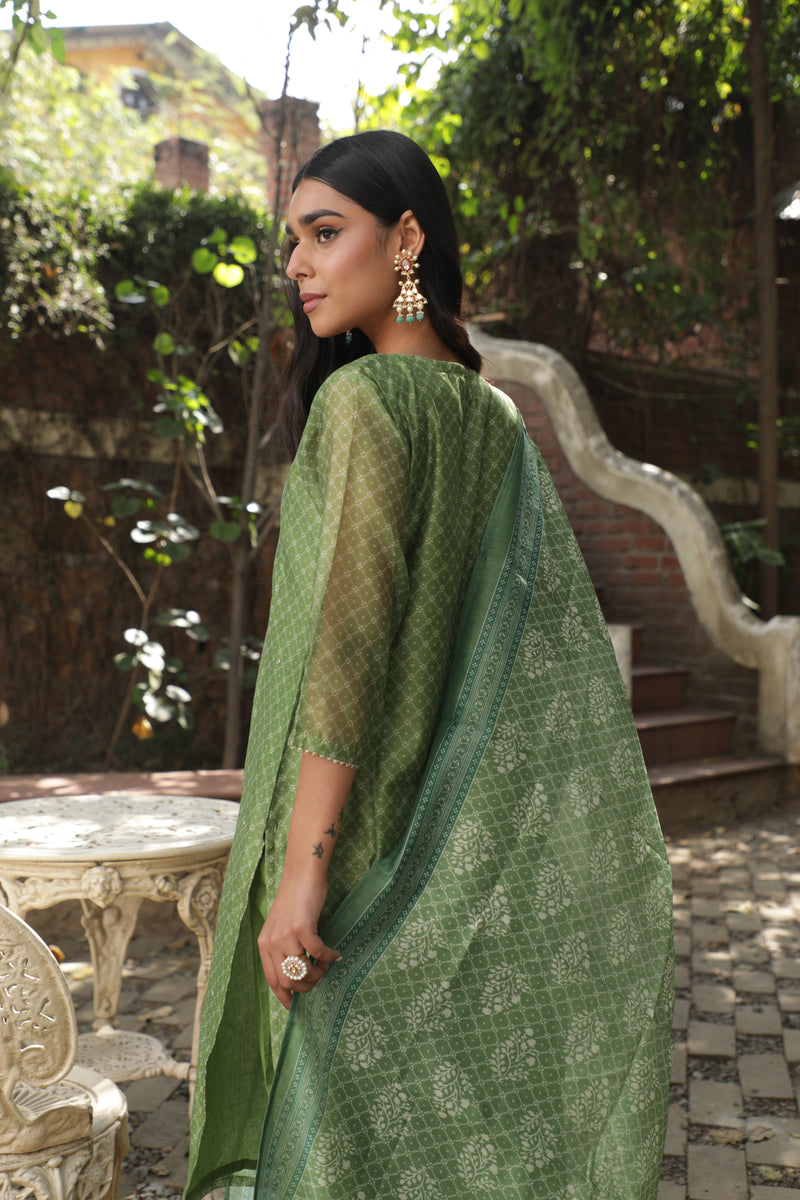 Green  Chanderi Suit Set (with Pants and Dupatta)