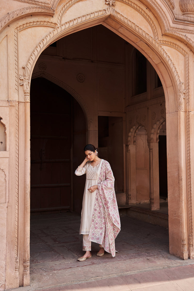 Cream Gota Patti Chanderi Suit Set (With Pants and Dupatta)