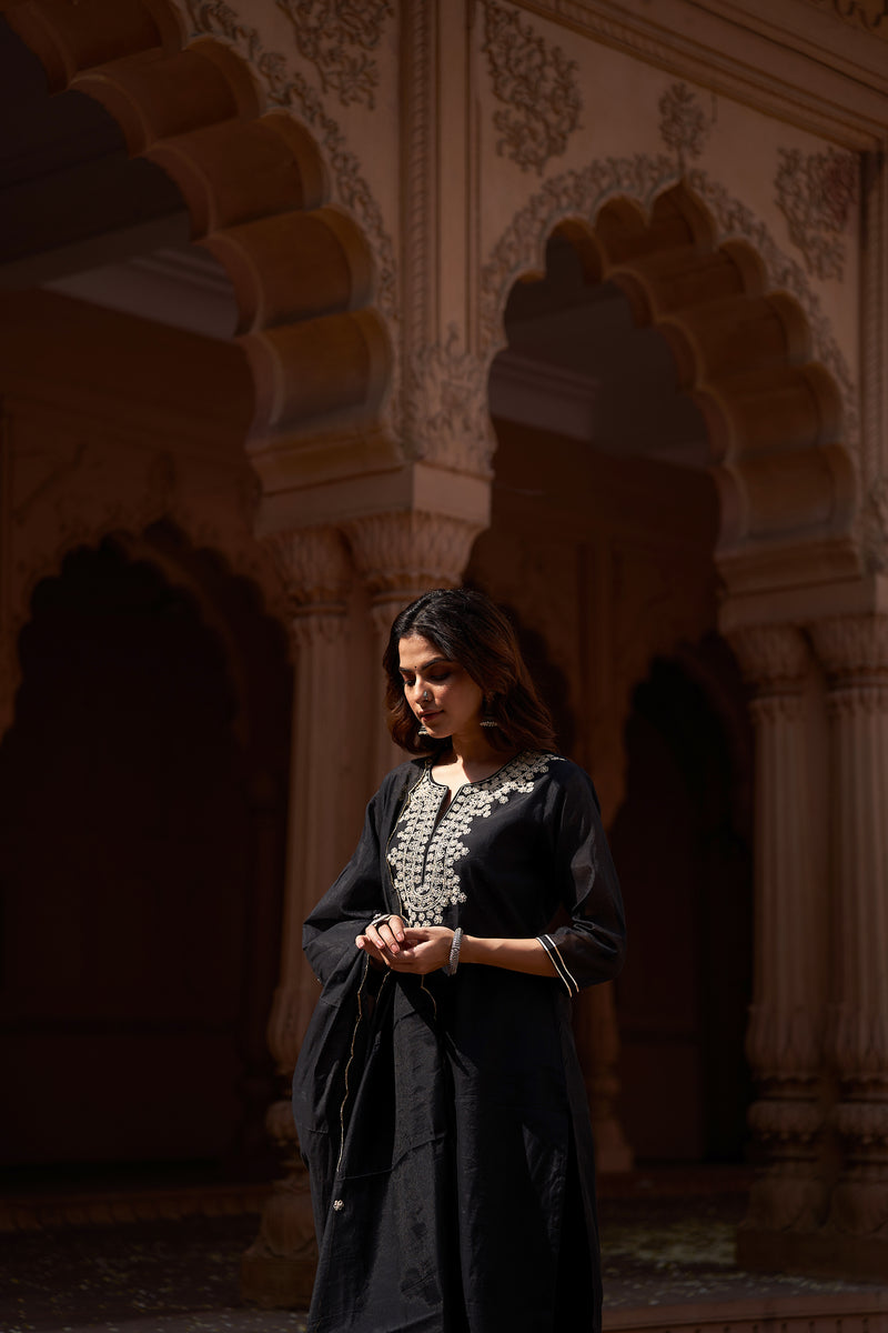 Black Chanderi Suit Set (With Pants and Dupatta)